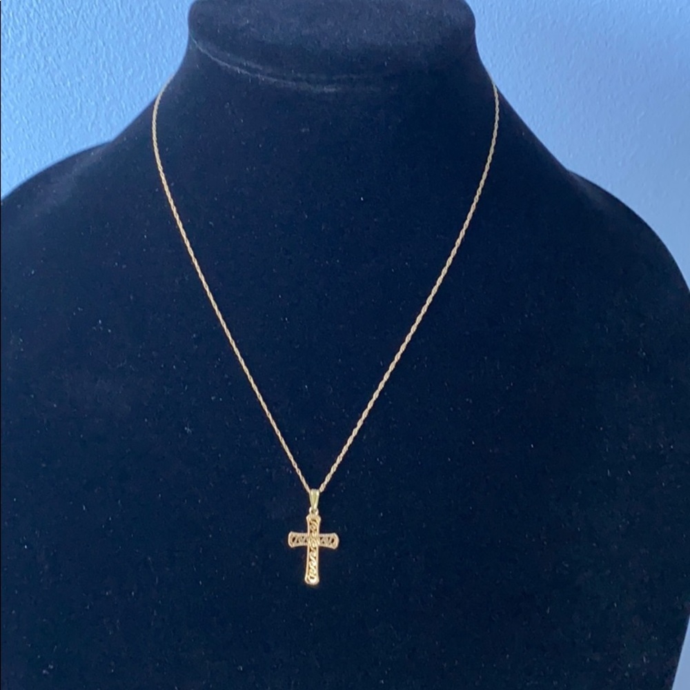 14k Gold Filigree Cross and Chain Necklace